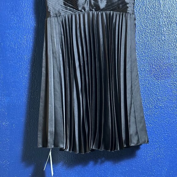 Abercrombie & Fitch Plunge V Neck Pleated Mini Dress Sleeveless Satin Black L T - Picture 4 of 9